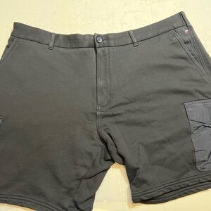 Tommy Hilfiger black cargo shorts 🩳 in size 42